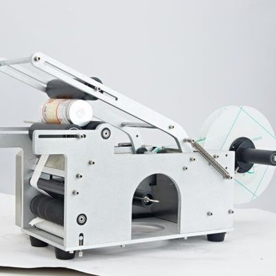 32KGS Ημι αυτόματη στρογγυλή συσκευή επισήμανσης μπουκαλιών υψηλής ακρίβειας